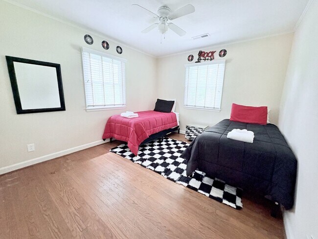 205 Venus Dr