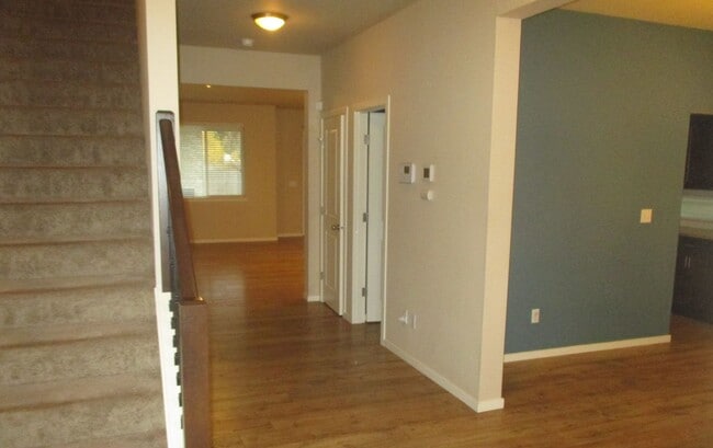 Photo - Beautiful 3 bed 2.5 bath home in South Hill Puyallup