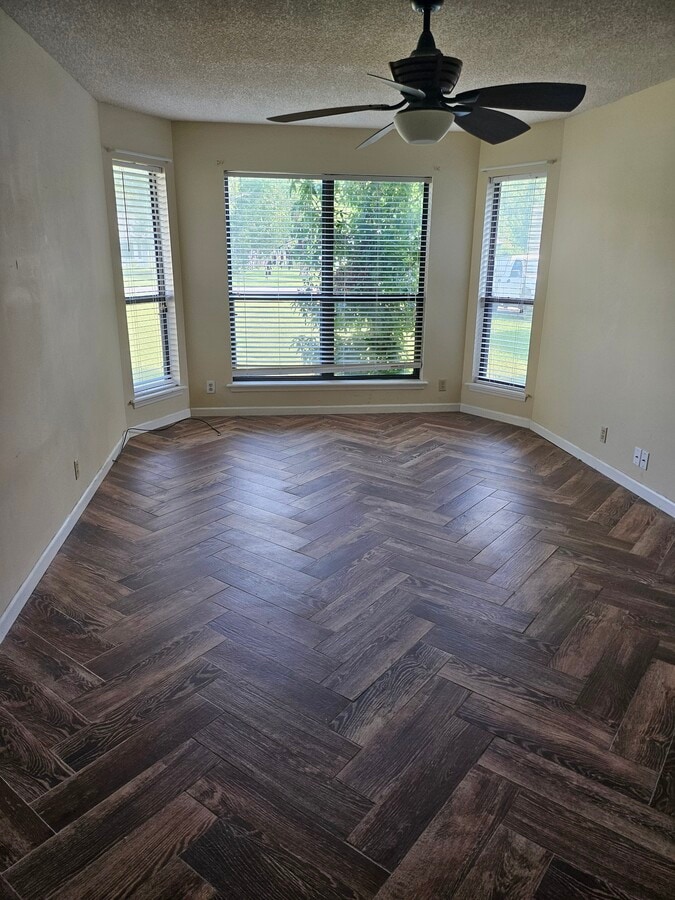 Photo - 1807 Shadowlawn Dr