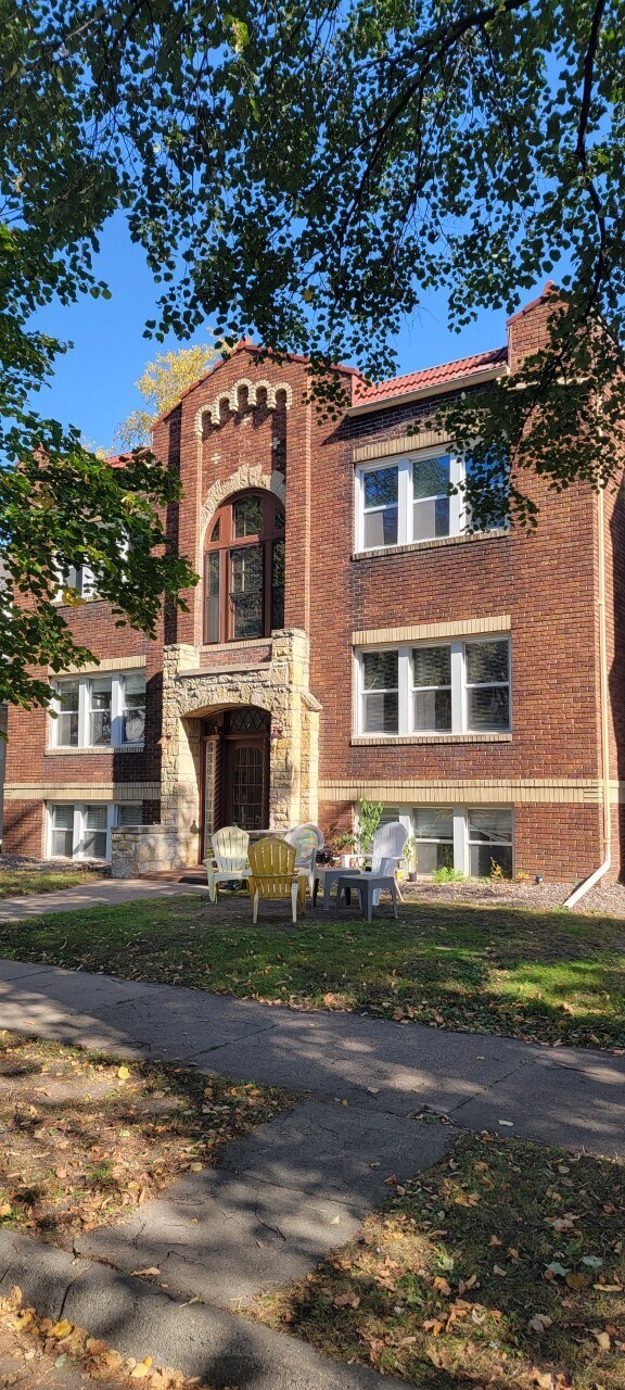 Front Area - 3117 Colfax Ave S Unit 3