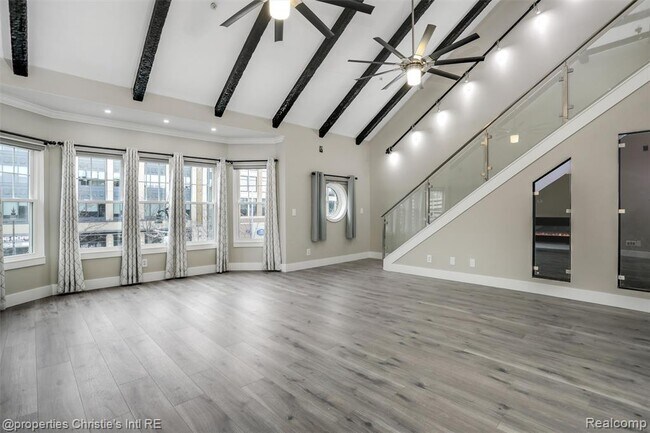 Photo - 2542 Woodward Ave