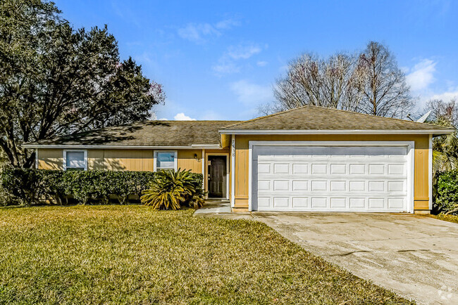 Building Photo - Inviting 3-Bedroom Home