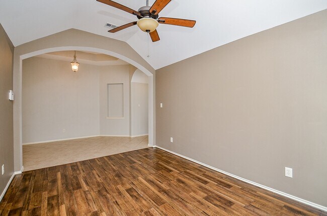 Photo - 26006 Palmdale Estate Dr