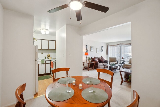 Building Photo - Sunset Plaza Apartments