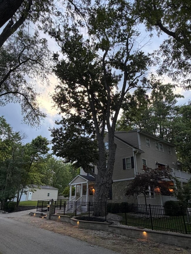 Photo - 132 E Muskingum Dr