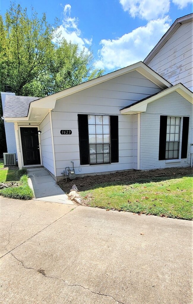 Photo - Adorable UPDATED 2-Bedroom, 2-Bathroom Tow...