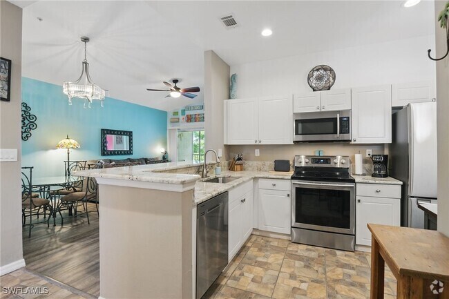 Building Photo - 15430 Bellamar Cir Unit 3023 Rental