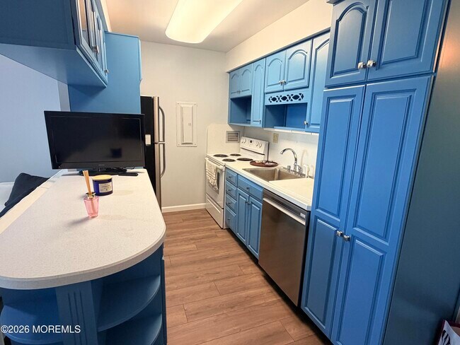 480 Ocean Ave N Unit 2G