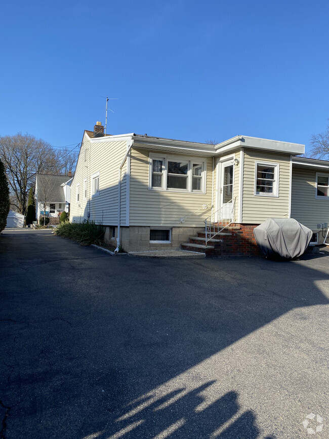 Building Photo - 132 Tooker Avenue Rental