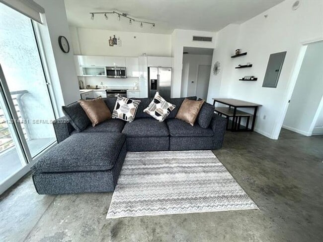 Photo - 133 NE 2nd Ave Unidad 133 NE 2nd Ave # 3202