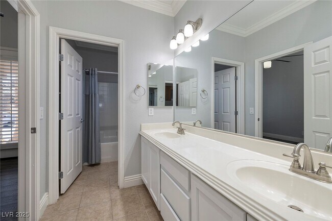 Photo - 472 Via Stretto Ave House