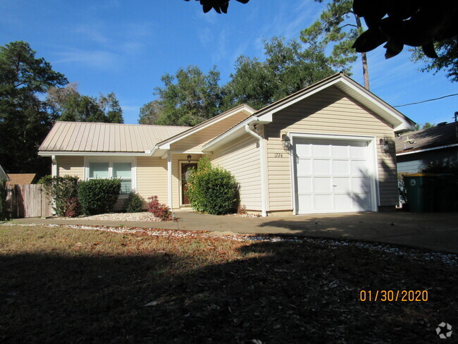 Building Photo - 1724 Sycamore Ave Rental