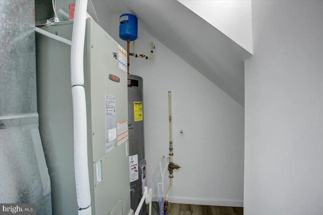 Photo - 301 Grandview Ave