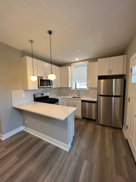 Building Photo - 2 bedroom in Chicago IL 60613 Rental