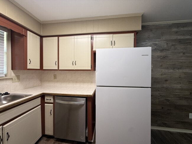 Photo - 436 Helen St