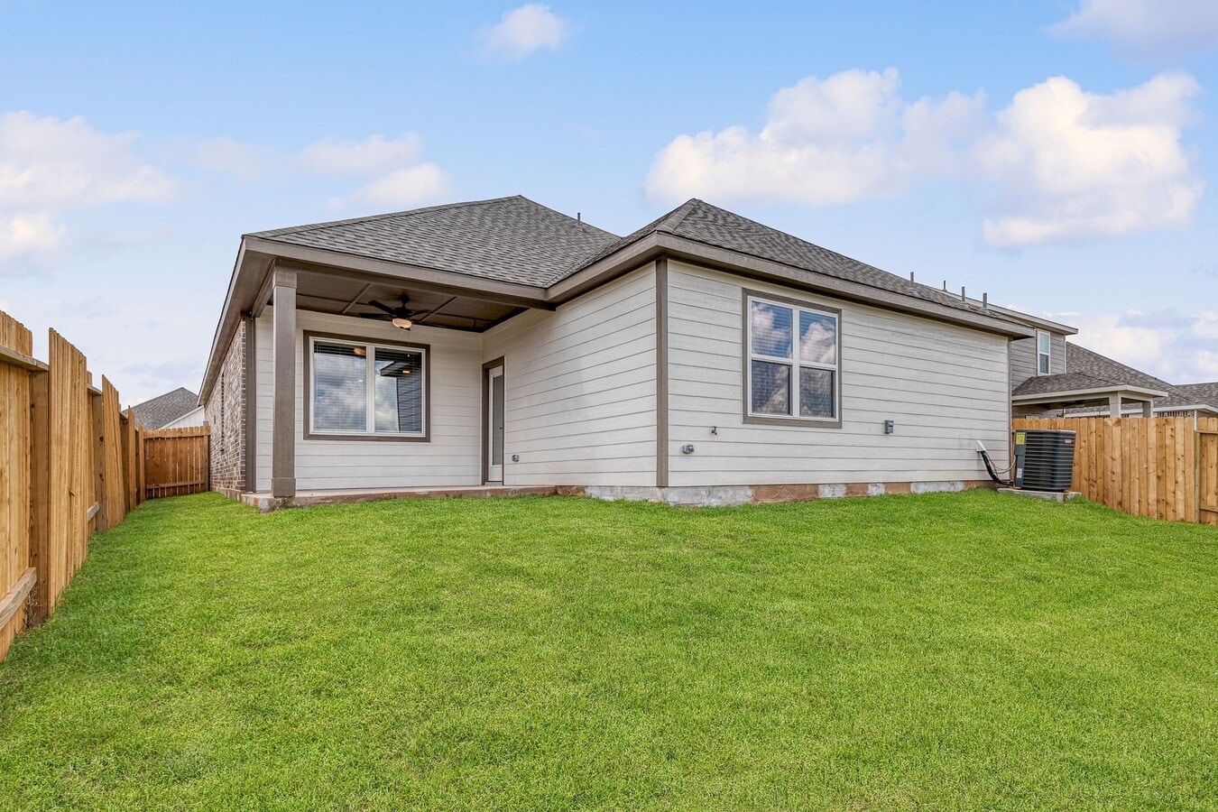 Photo - 15658 Honey Cv Dr