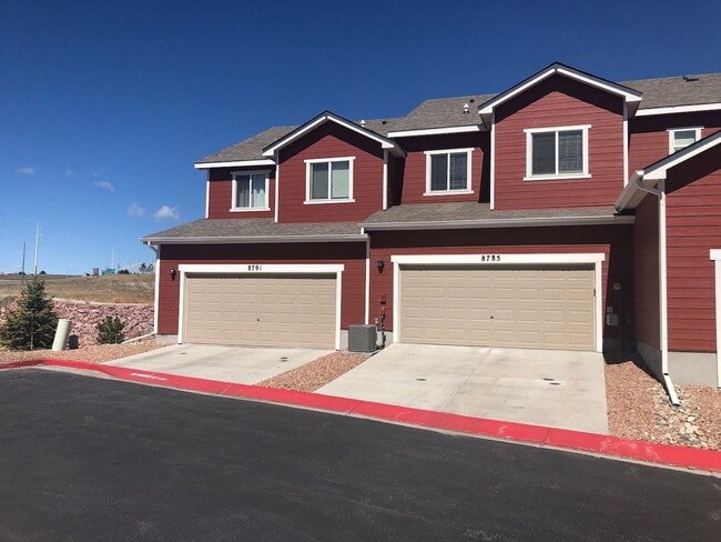 Photo - BEAUTIFUL 3-BEDROOM TOWNHOME IN AWARD-WINN...