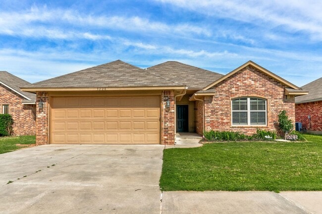 Building Photo - AVAILABLE 3-15-2020 FOR OCCUPANCY IN YUKON, MUSTANG SCHOOLS!