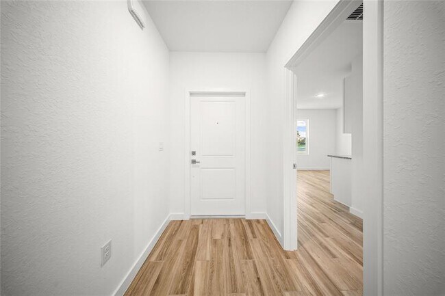 Photo - 1689 SW Abingdon Ave