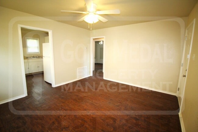 Photo - 1000 Morris Dr