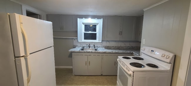 Photo - 261 Sunnyside Ave