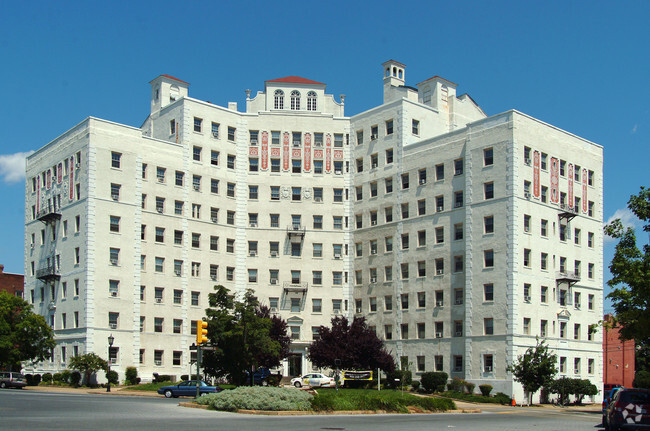 Liberty Circle Apartments - Liberty Circle Apartments