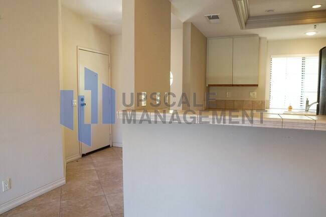 34005 Calle Mora