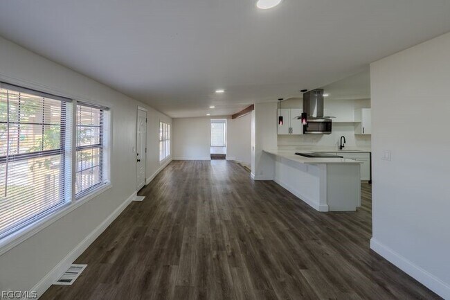 Photo - 599 Carolina Ave