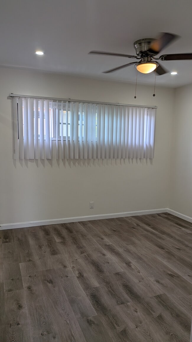 Building Photo - 3600 W 139th St Unit F