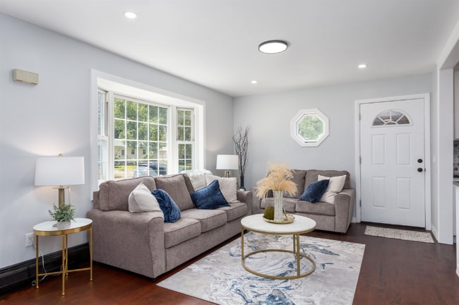 Photo - 180 Gazo Ave