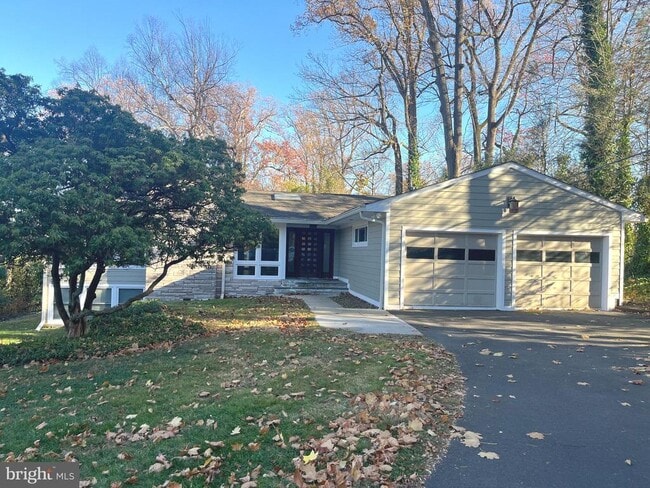 Photo - 100 Tudor Ln