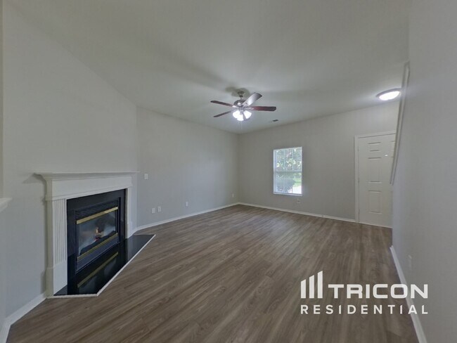 Photo - 8345 Ainsworth St