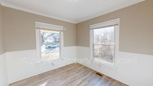 Photo - 2029 Brookline Ave