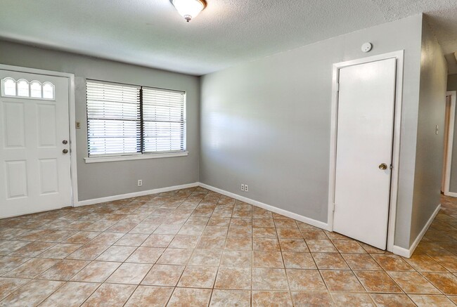 Photo - 3 Bedroom 1 Bathroom House in Texarkana, AR
