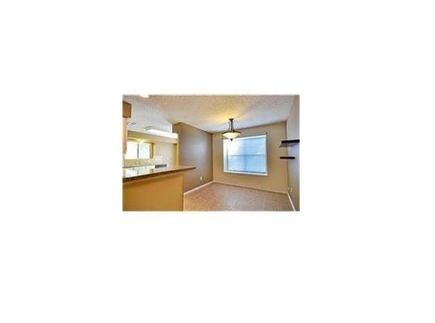 Photo - 7820 Roberta Dr