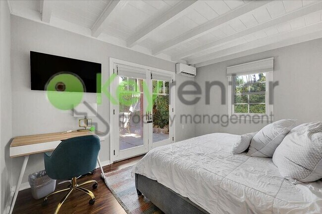Photo - 2169 Perkins Way