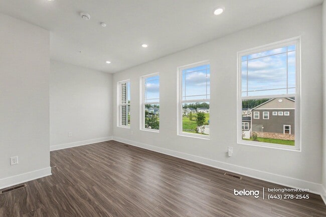 6876 Barrowfield Pl