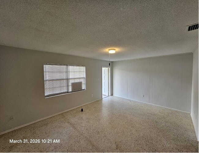 Photo - Beautiful and cozy 2/1 apartment available now!