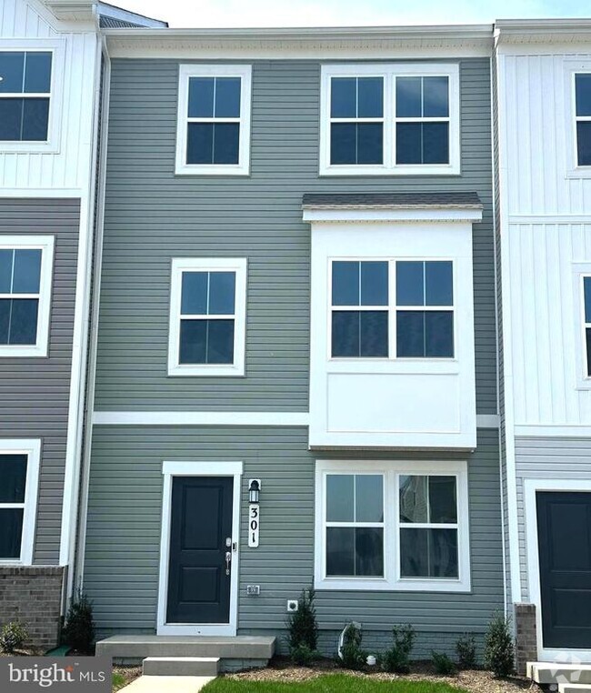 Building Photo - 301 Mineral Springs Rd Rental