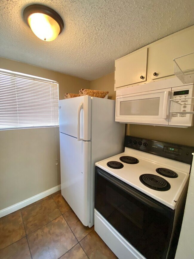 Photo - Cozy One Bedroom in Tech Terrace!