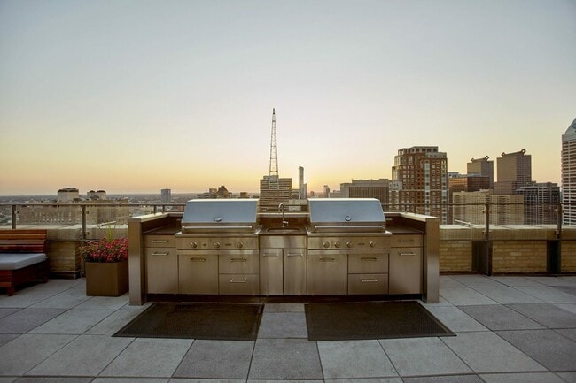 Sky Deck Grill - ICON