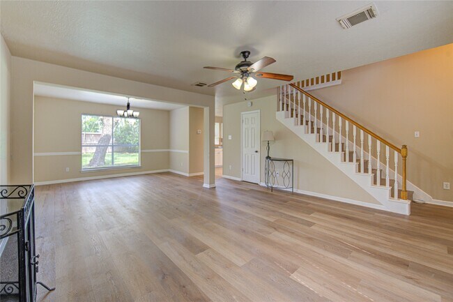 Photo - 138 W New Meadows Dr