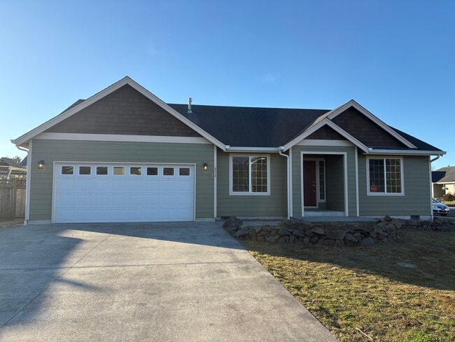 Photo - 311 SW Juniper Ave