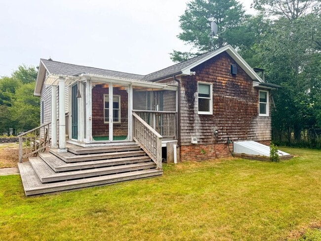 Photo - 121 Old Schoolhouse Rd