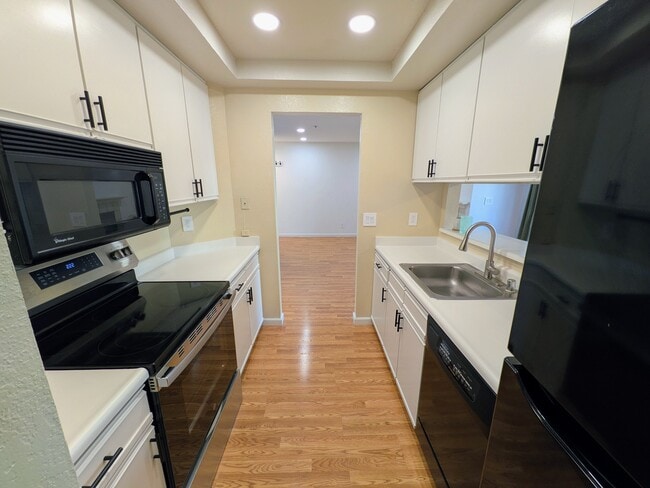 Photo - 2709 Oak Rd Unit H