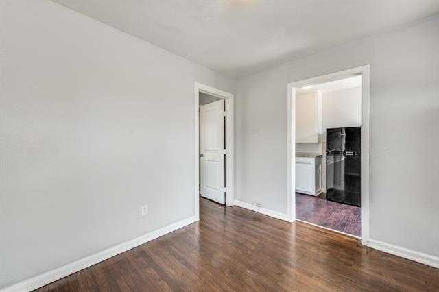 Photo - 2725 Toronto St