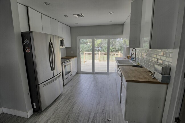 Photo - 3027 E Crystal Lake Ave