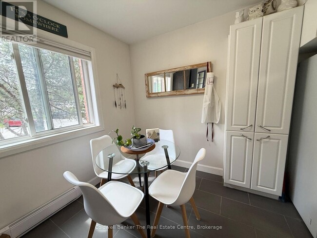 Photo - 142 Ecclestone Dr