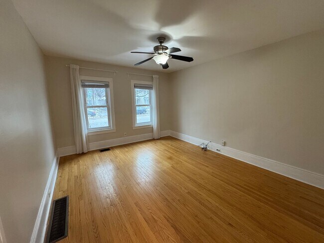 Photo - 2469 Professor Ave Unidad #2