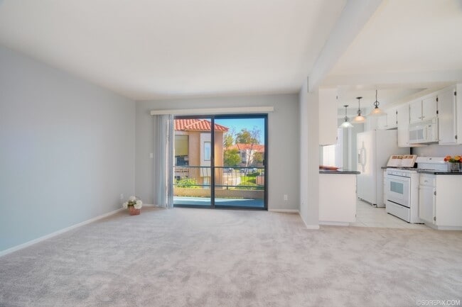 Photo - Upper level 2BR/2BA Condo for rent in Mira Mesa!